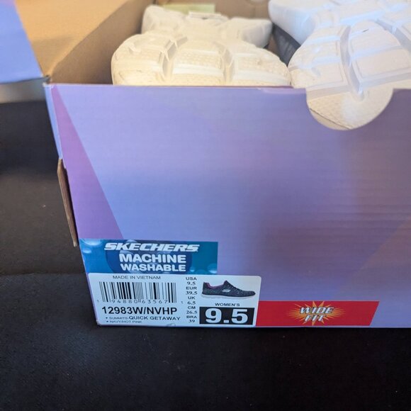 Skechers Hands Free Slip-Ins, Size 9.5 - Picture 5 of 5